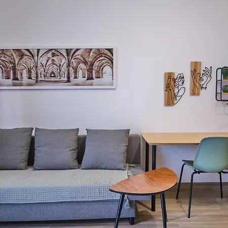 Homely * Catania
